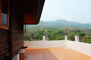 Khách sạn hẻo lánh Aster 3*