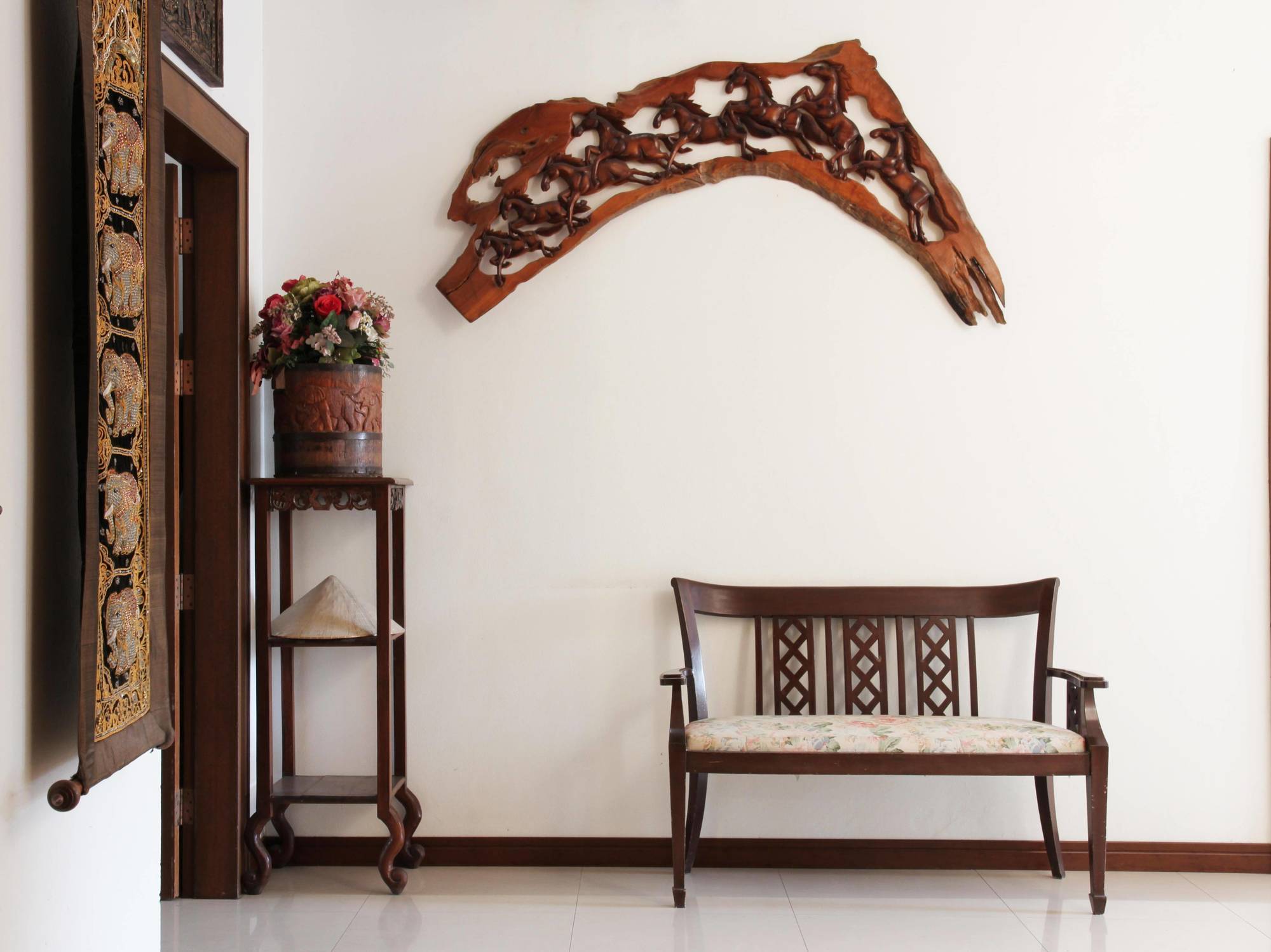 Aster Khách sạn hẻo lánh